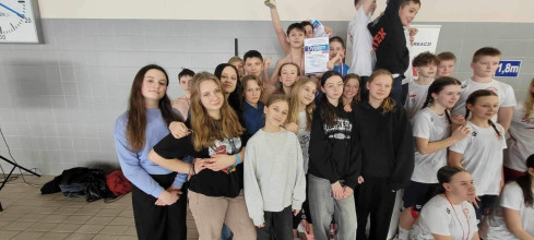 II miejsce w  Mistrzostwach Kielc Szkół Podstawowych w pływaniu