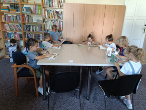 Wizyta klasy 1a w bibliotece