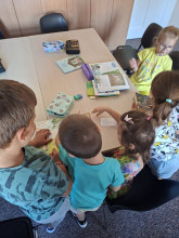 Wizyta klasy 1b w bibliotece